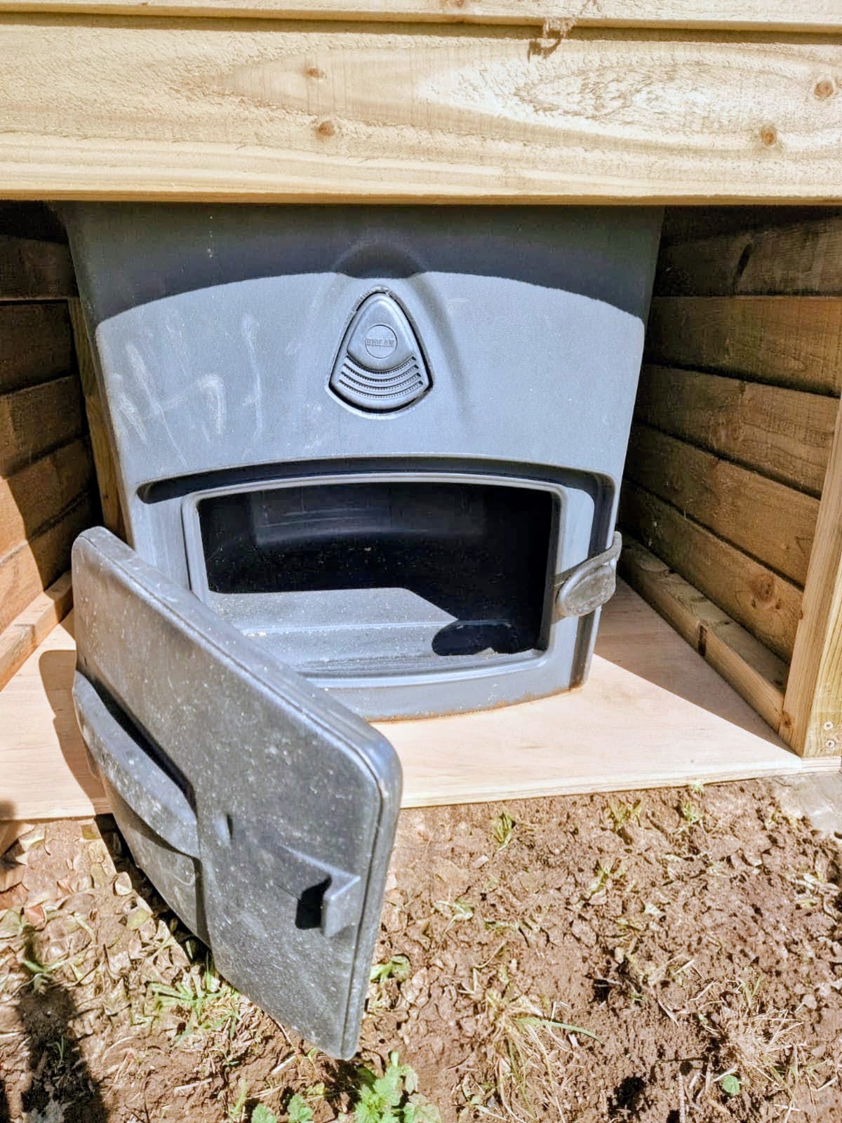 Combined Toilet and Composter - Image 7