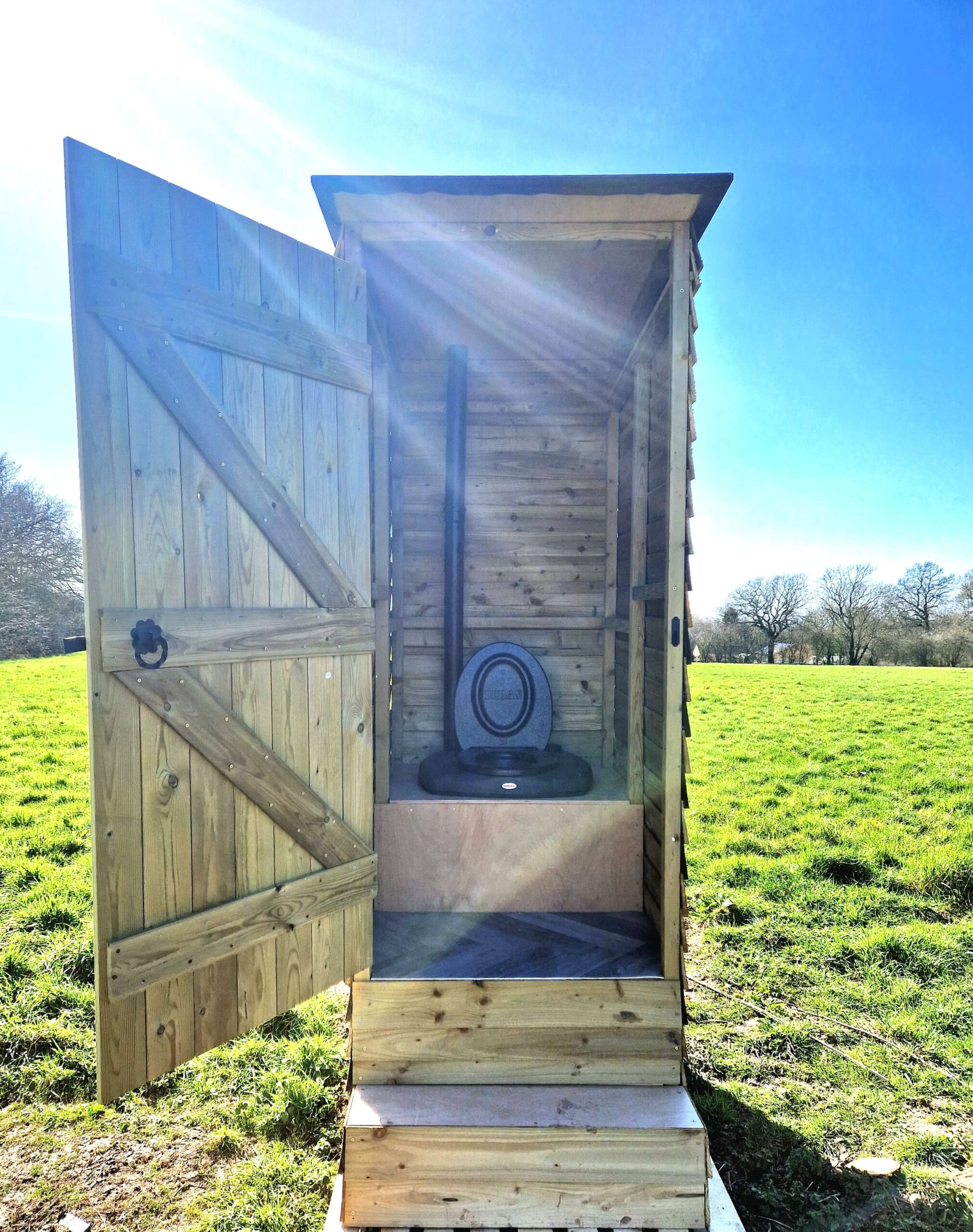 Combined Toilet and Composter - Image 4