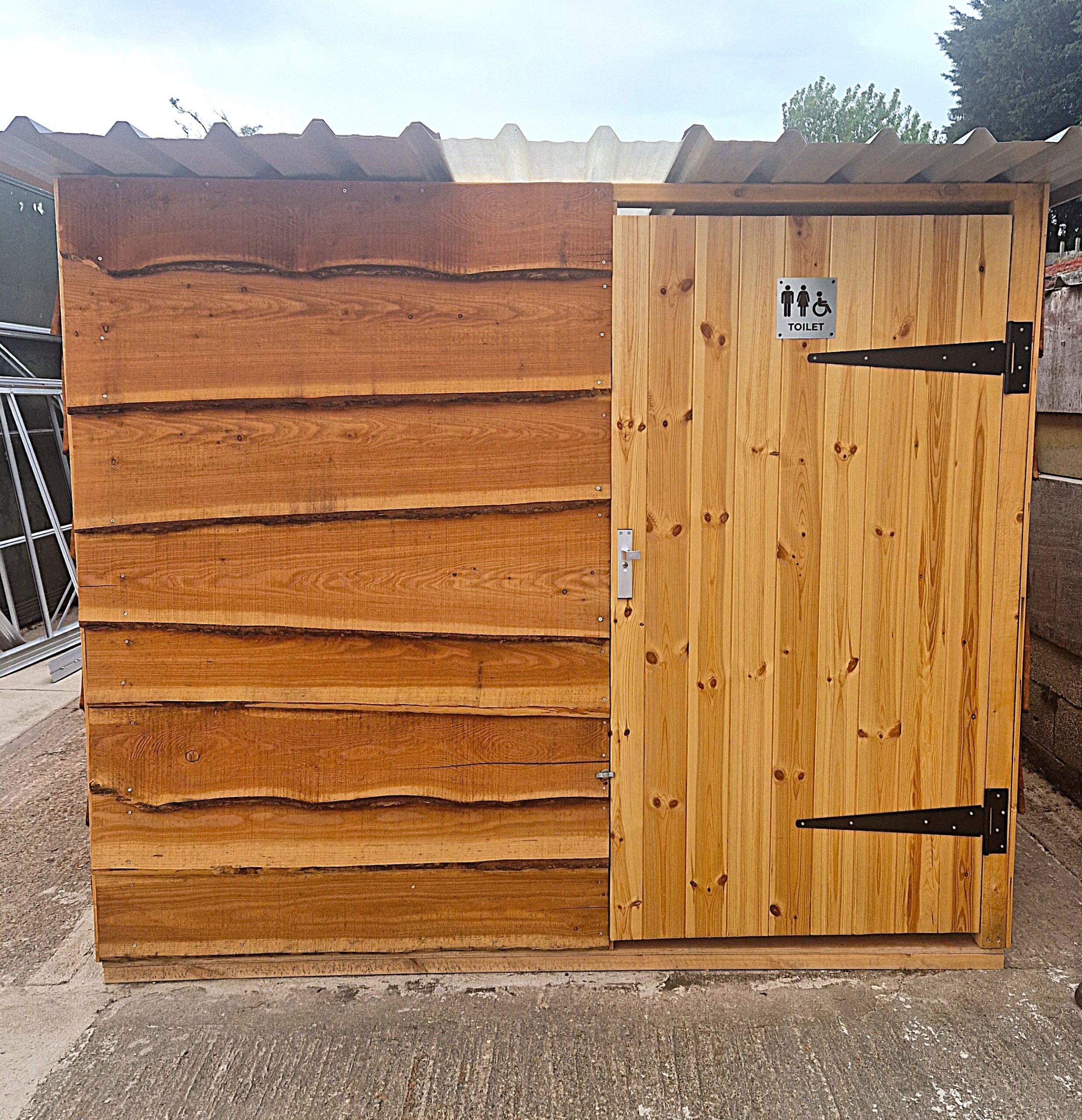 Extra Large Accessible Toilet Including a Sink & Urinal. - Image 5