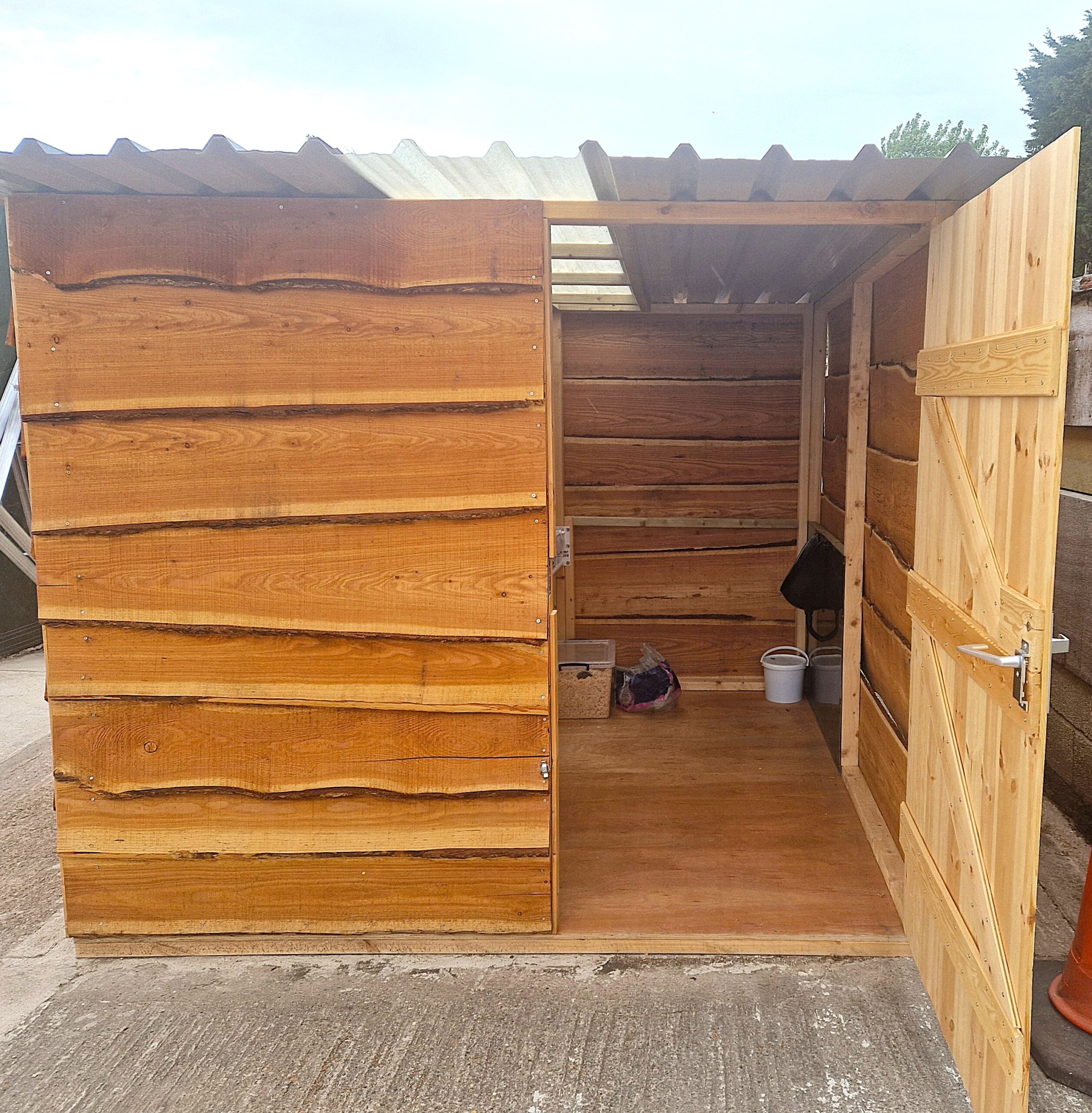 Extra Large Accessible Toilet Including a Sink & Urinal. - Image 2