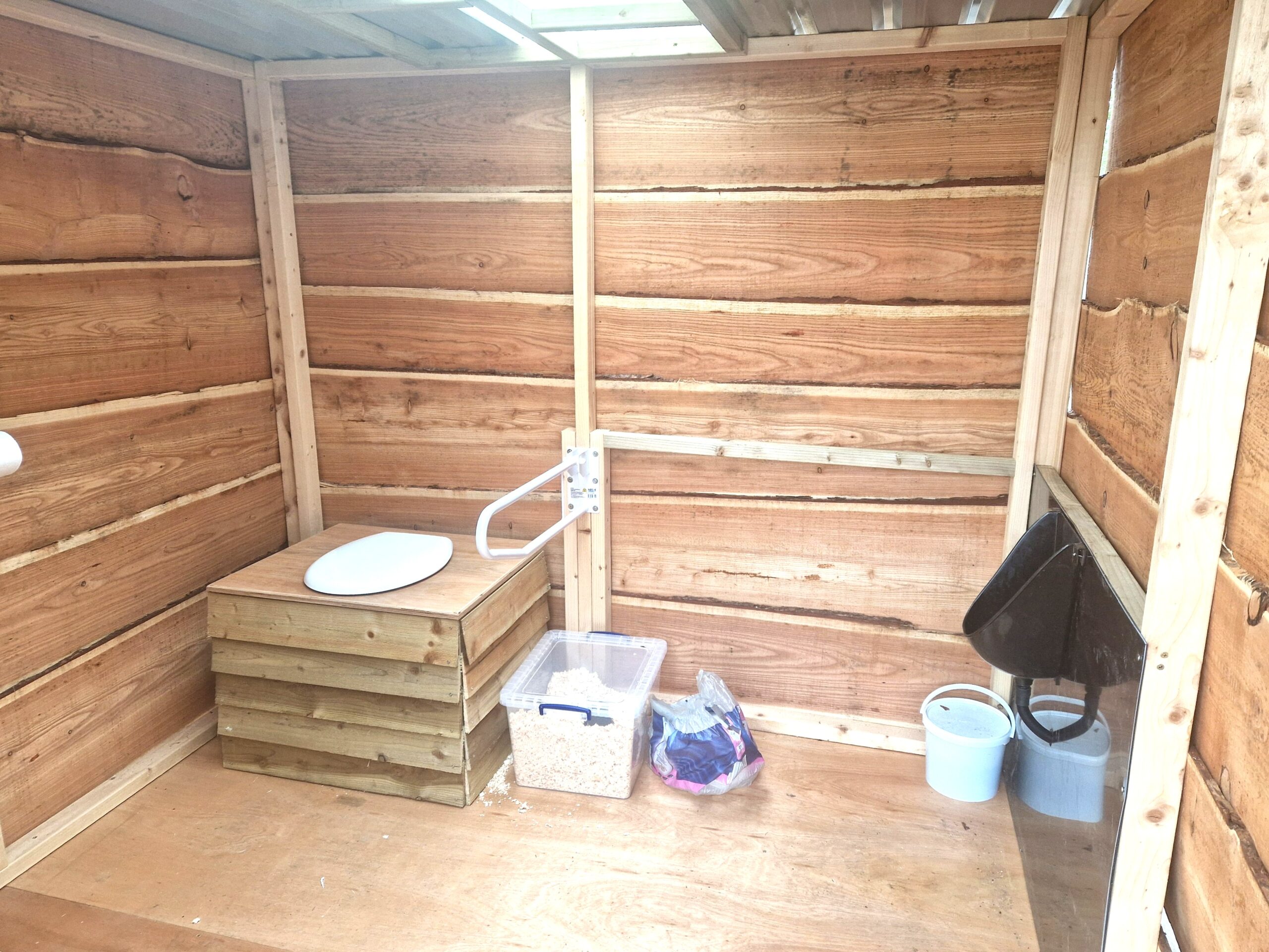 Extra Large Accessible Toilet Including a Sink & Urinal. - Image 6