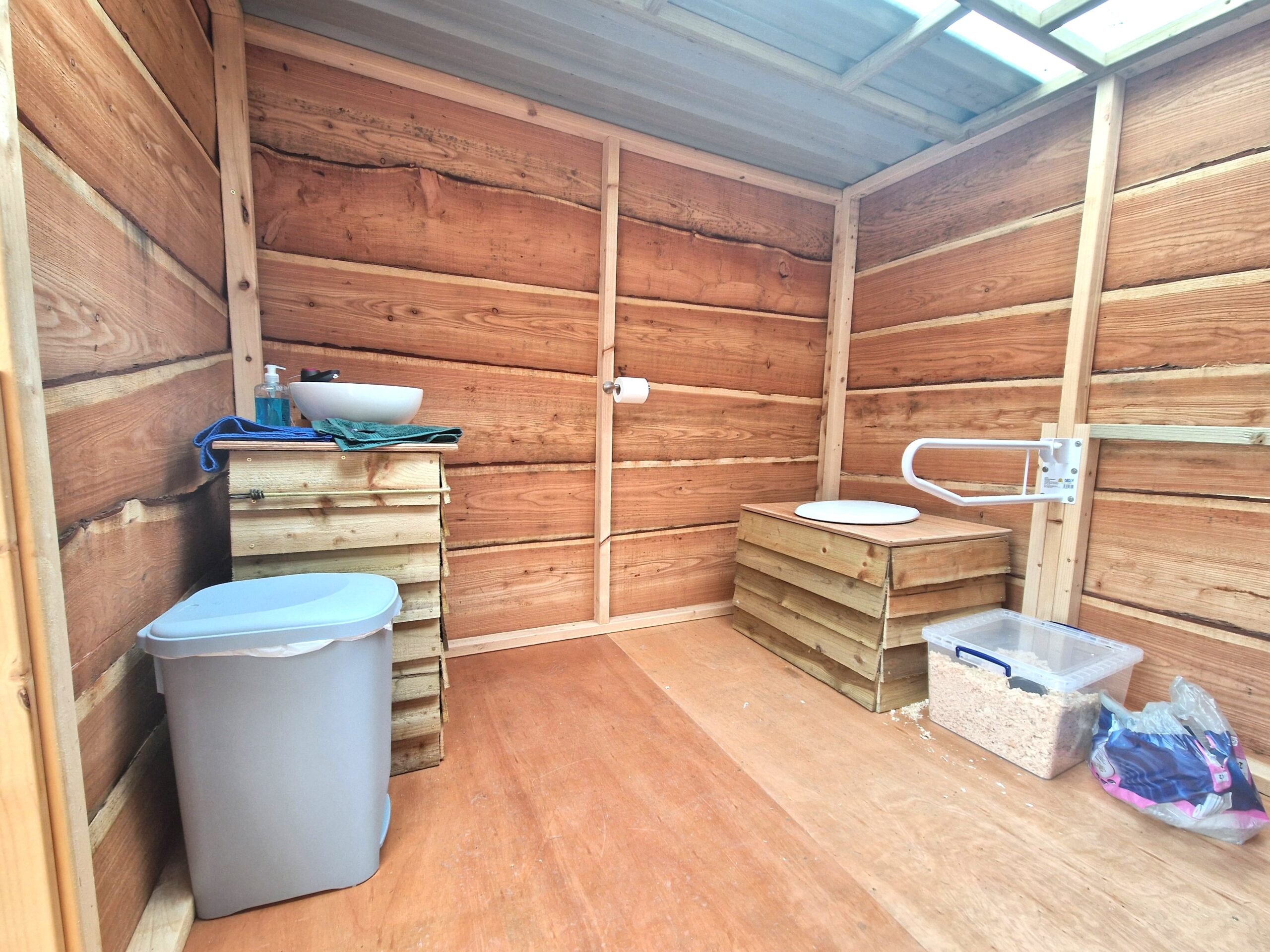 Extra Large Accessible Toilet Including a Sink & Urinal. - Image 3